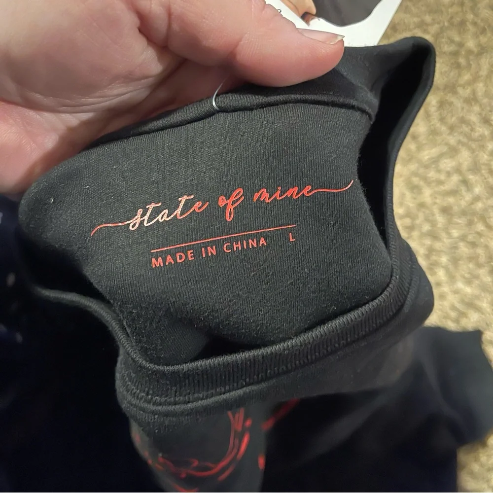 State of Mine Women’s Black Nebraska Smile Logo Sweatshirt Large Emoji - Picture 5 of 6